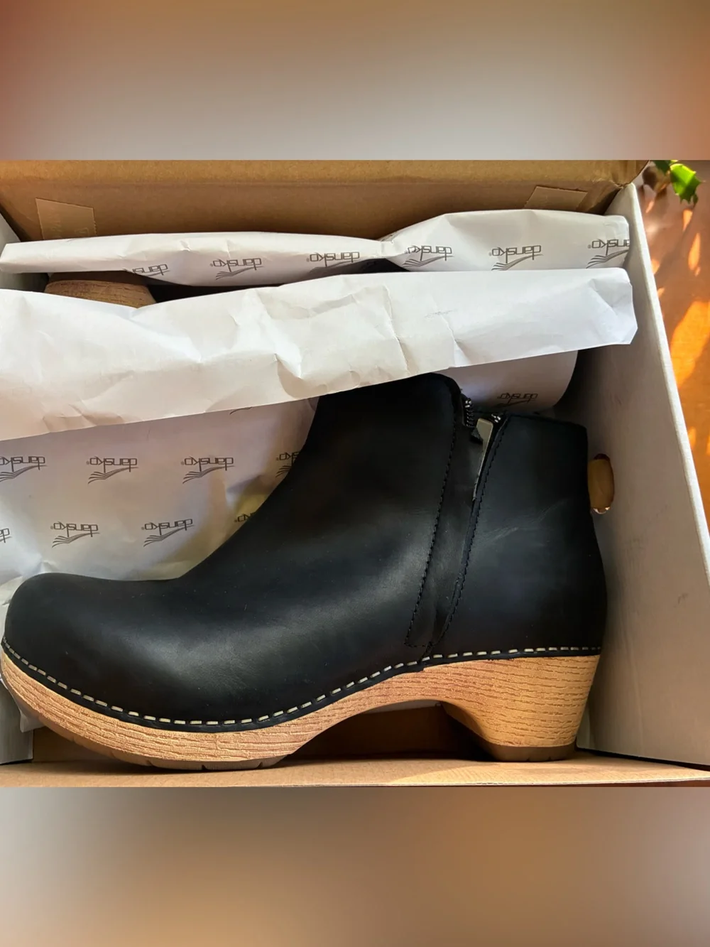 Dansko sleek black